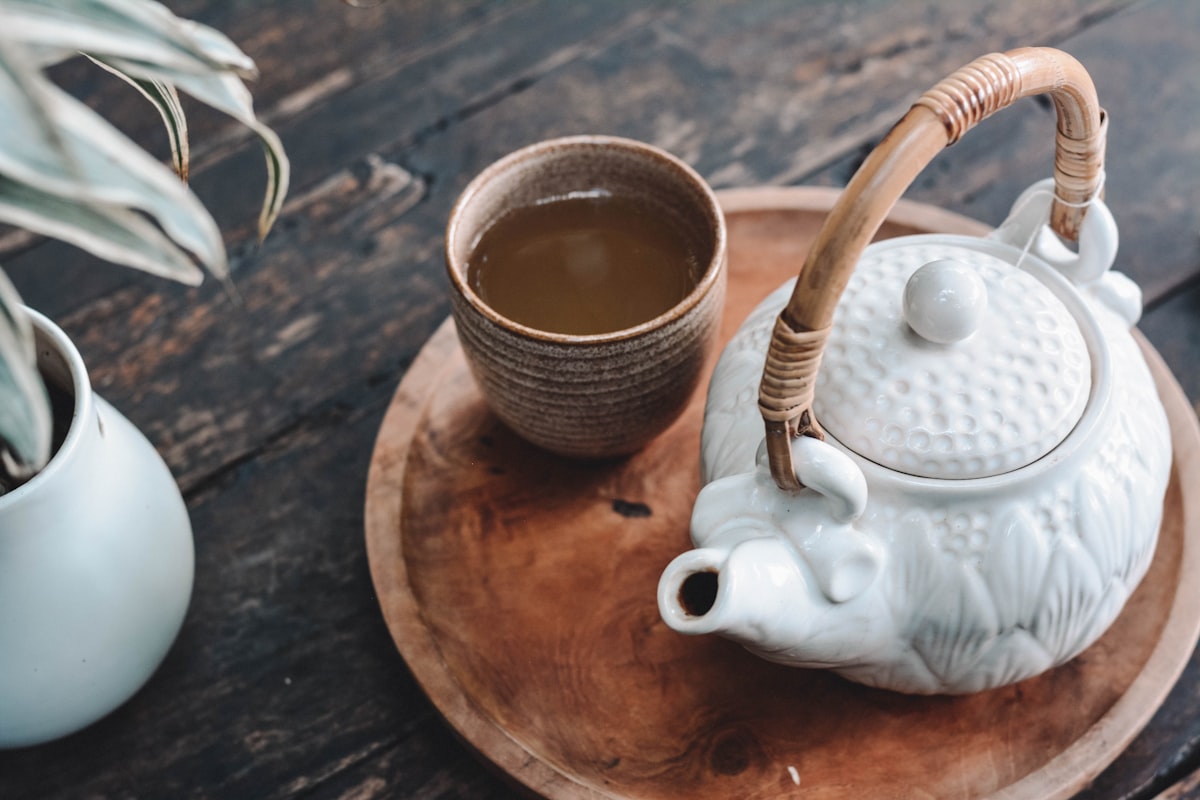 Pouring green tea — the form most of the evidence is based on